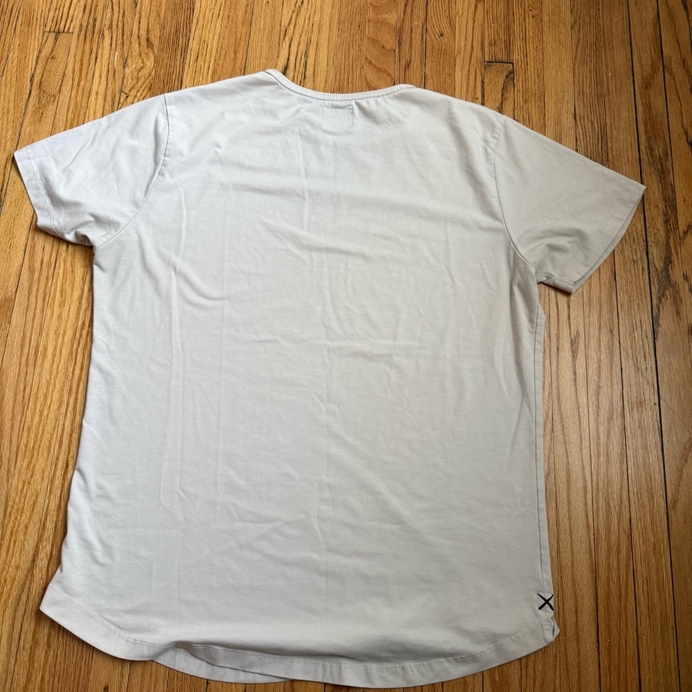 Cuts Clothing AO Curve-Hem Tee - Picture 3 of 4